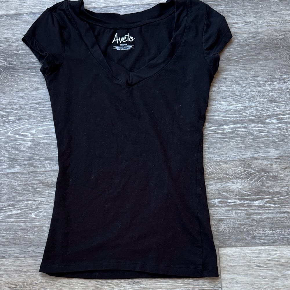 Aveto Women's Fitted Black Short Sleeve, V-Nexk Top